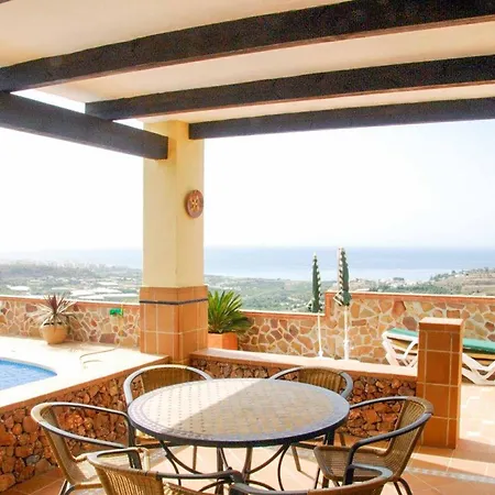 Marta Nerja Villa *